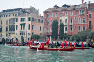 Regata dei Babbi Natale - Venice, Veneto, Italy - www.rossiwrites.com