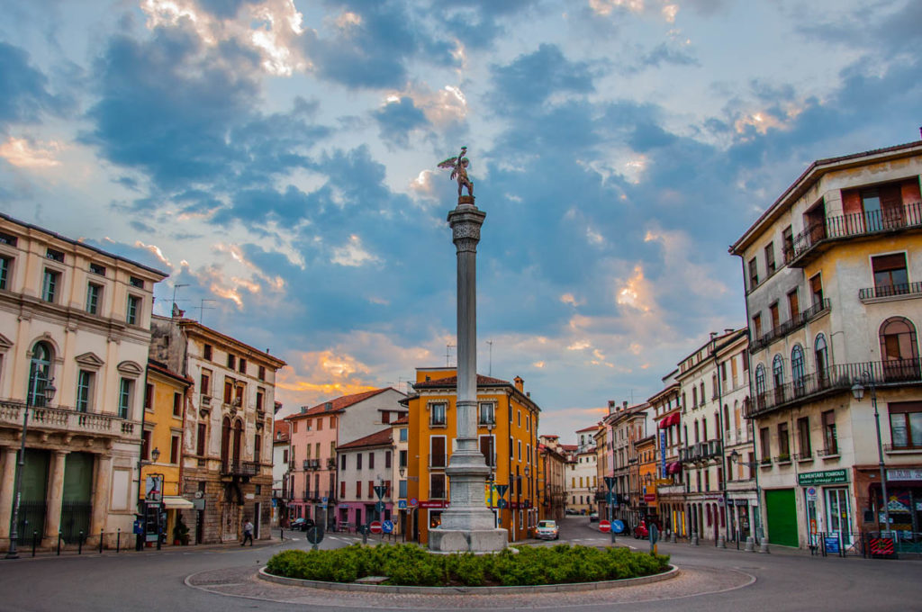 Piazza XX Settembre - Vicenza, Veneto, Italy - rossiwrites.com