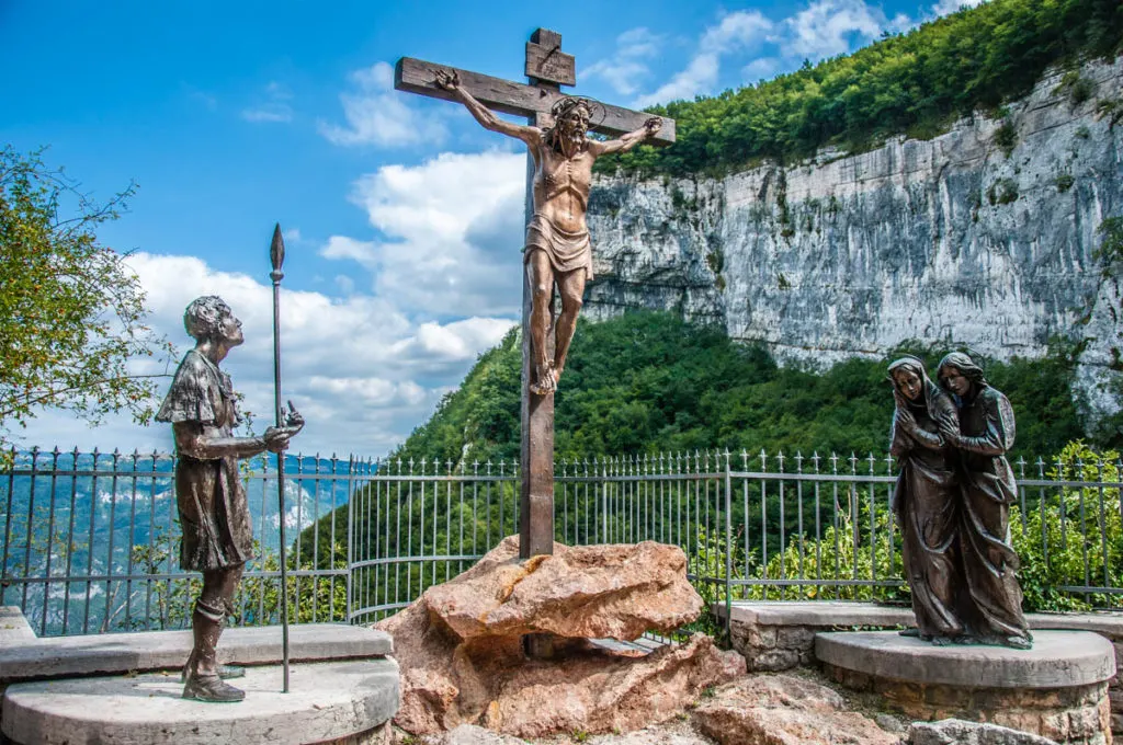 The Crucifixion - Via Crucis by Raffaele Bonente - Sanctuary of Madonna della Corona - Spiazzi, Veneto, Italy - rossiwrites.com