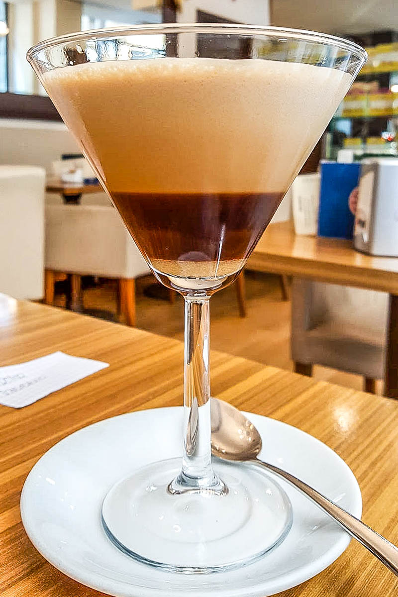 https://rossiwrites.com/wp-content/uploads/2019/05/Caffe-shakerato-Vicenza-Italy-www.rossiwrites.com_.jpg