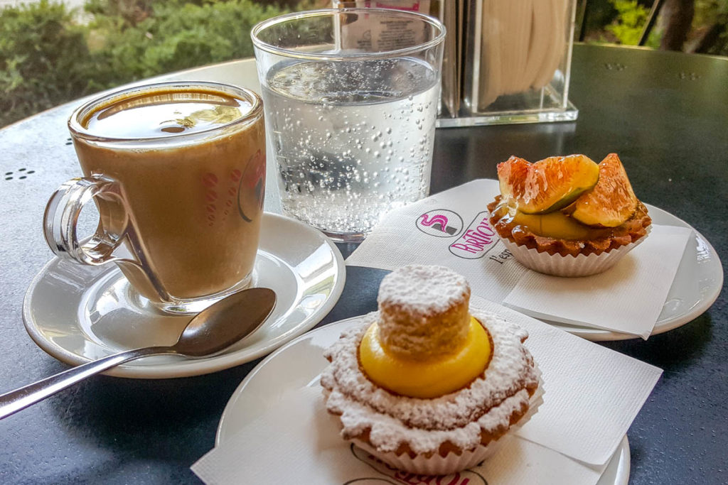 Caffe crema with Italian pasticceria mignon - Vicenza, Veneto, Italy - rossiwrites.com