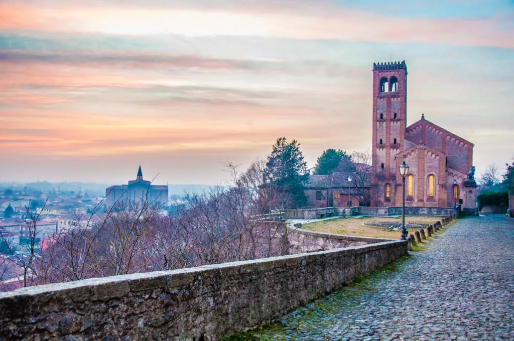 Night falls over Monselice - Veneto, Italy - rossiwrites.com