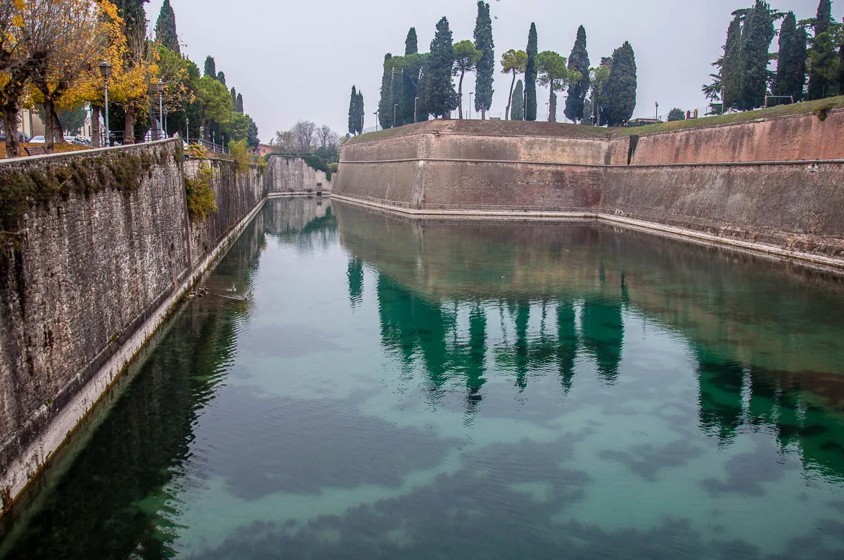 The defensive walls of Peschiera del Garda - Lake Garda, Italy - rossiwrites.com
