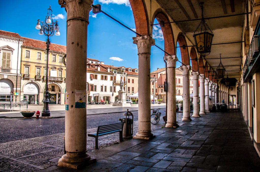 View of Rovigo's central square - Veneto, Italy - rossiwrites.com