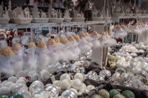 Christmas angels and baubles - Vicenza, Italy - rossiwrites.com