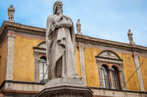 Dante's statue at Piazza dei Signori - Verona, Veneto, Italy - rossiwrites.com
