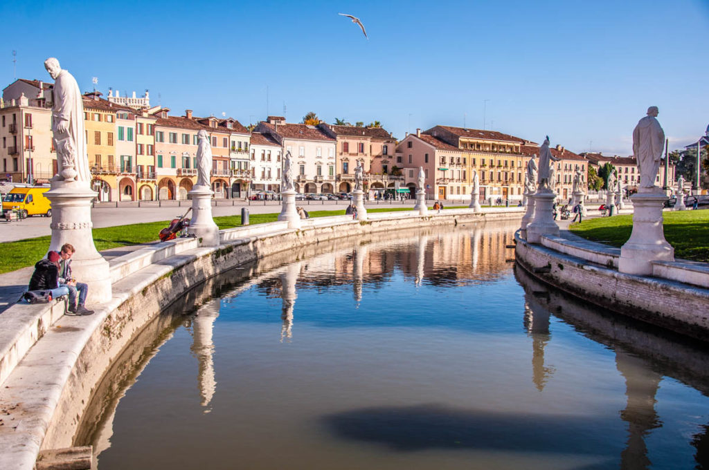 Prato della Valle - Italy's largest square - Padua, Veneto, Italy - rossiwrites.com