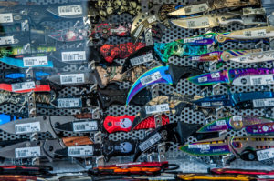 The window display of a shop selling knives - San Marino - rossiwrites.com