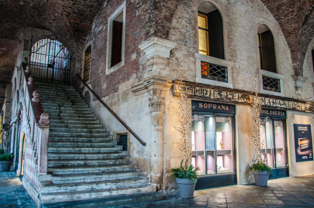 Soprana - A historical jewellery shop - Vicenza, Italy - rossiwrites.com