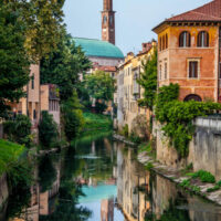 cropped-Palladios-Basilica-seen-from-the-Furo-Bridge-Vicenza-Italy-www.rossiwrites.com_.jpg