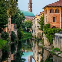 cropped-Palladios-Basilica-seen-from-the-Furo-Bridge-Vicenza-Italy-www.rossiwrites.com_.jpg