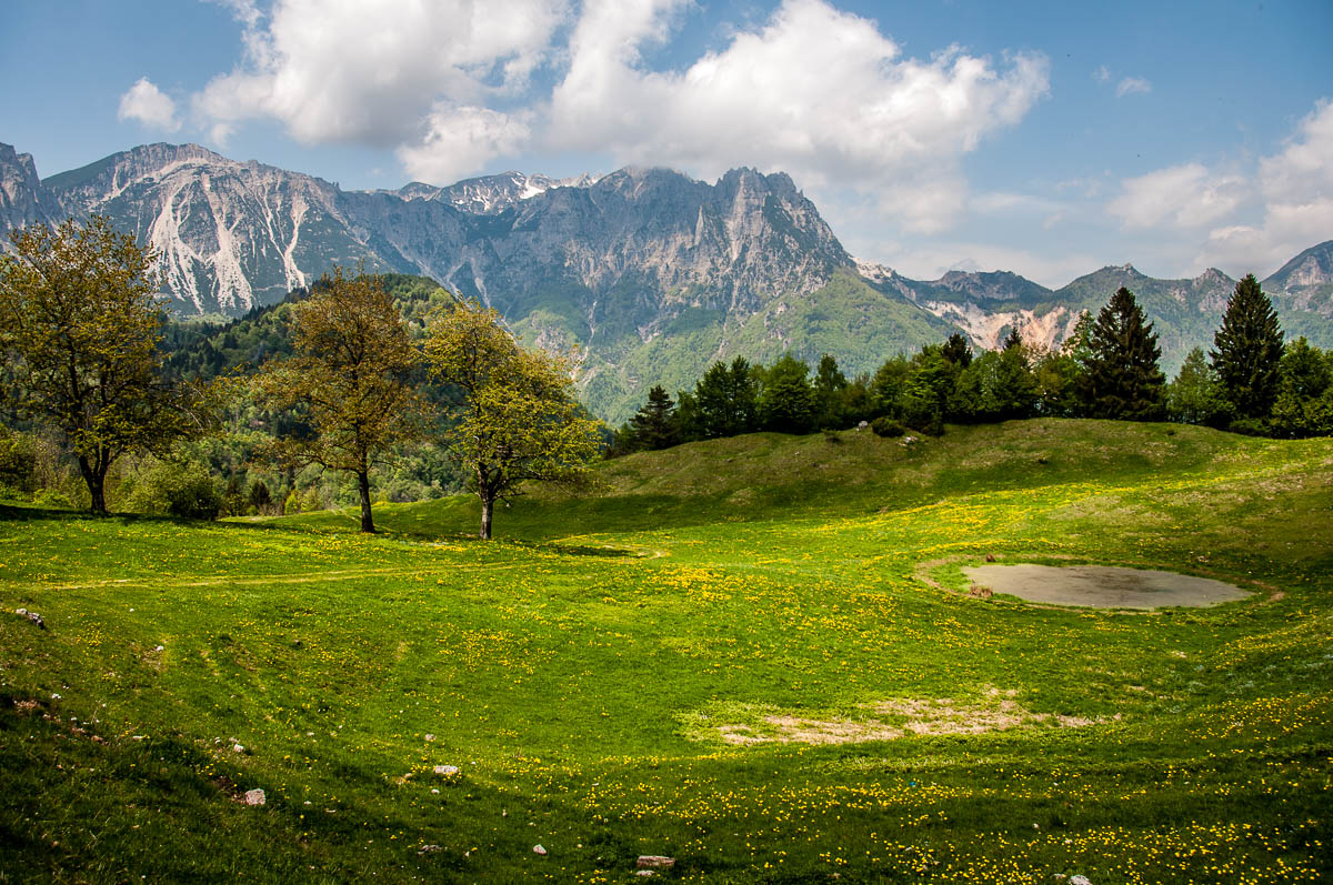 A view of the Little Dolomites with a tiny pond - Sentiero dei Grandi Alberi - Province of Vicenza, Veneto, Italy - rossiwrites.com