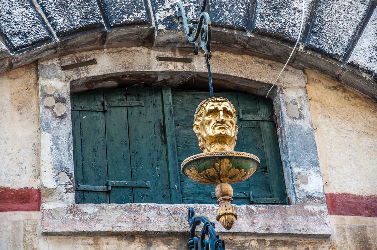 A wooden head - Venice, Italy - rossiwrites.com