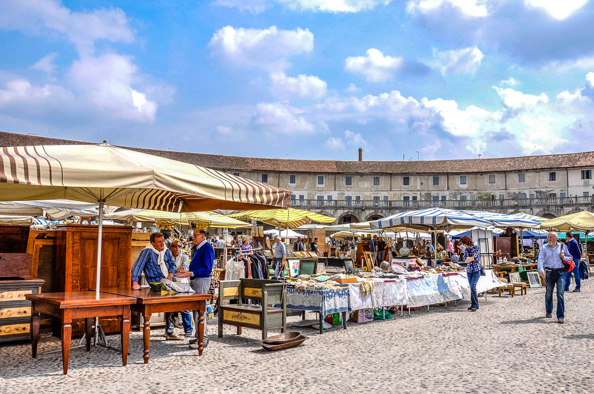 Antiques market at Piazza Paolo Camerini - Villa Contarini ...