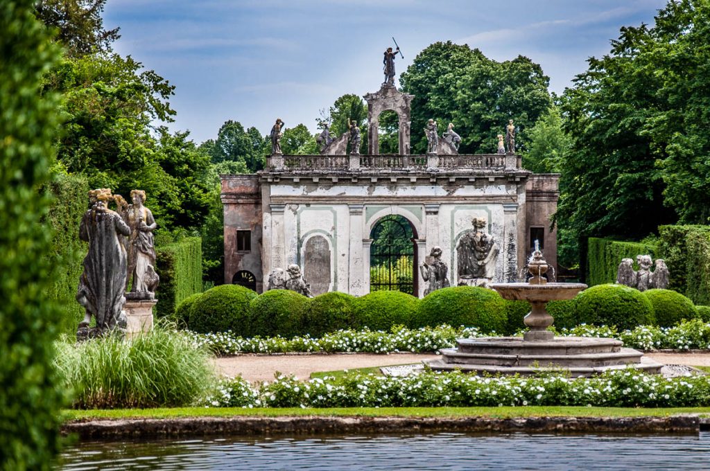 Diana's Doorway - Giardino Valsanzibio - Euganean Hills, Padua, Italy - rossiwrites.com