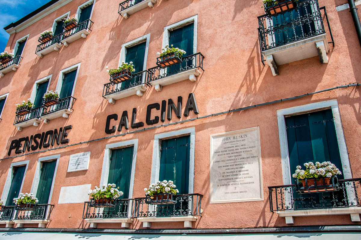 Pensione Calcina on Fondamenta delle Zattere - Venice, Italy - rossiwrites.com