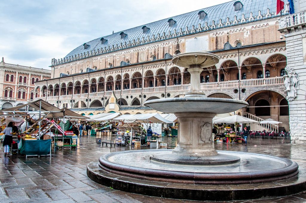 Piazza delle Erbe on a market day, Padua - Veneto, Italy - rossiwrites.com