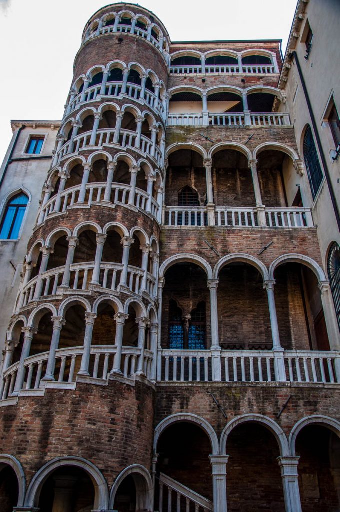 Scala Contarini del Bovolo - Venice, Italy - rossiwrites.com