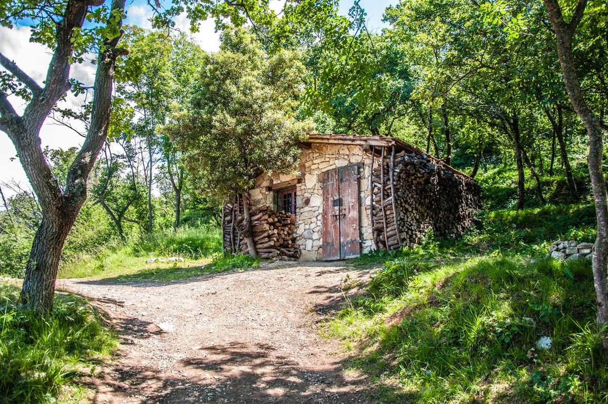 A shack in the olive grove - Crero, Lake Garda, Veneto, Italy - rossiwrites.com