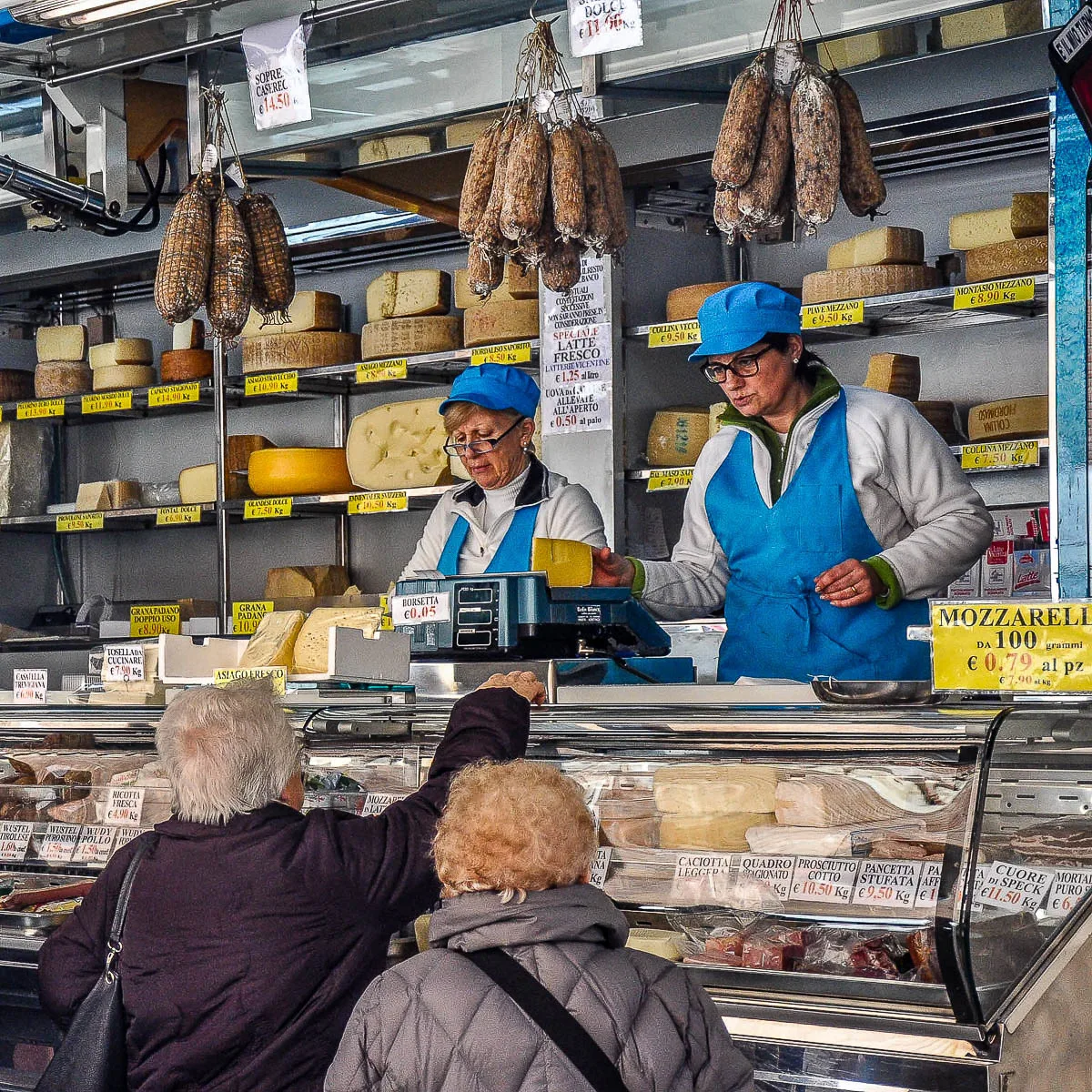 Buying cheese at the market -Vicenza, Veneto, Italy - rossiwrites.com