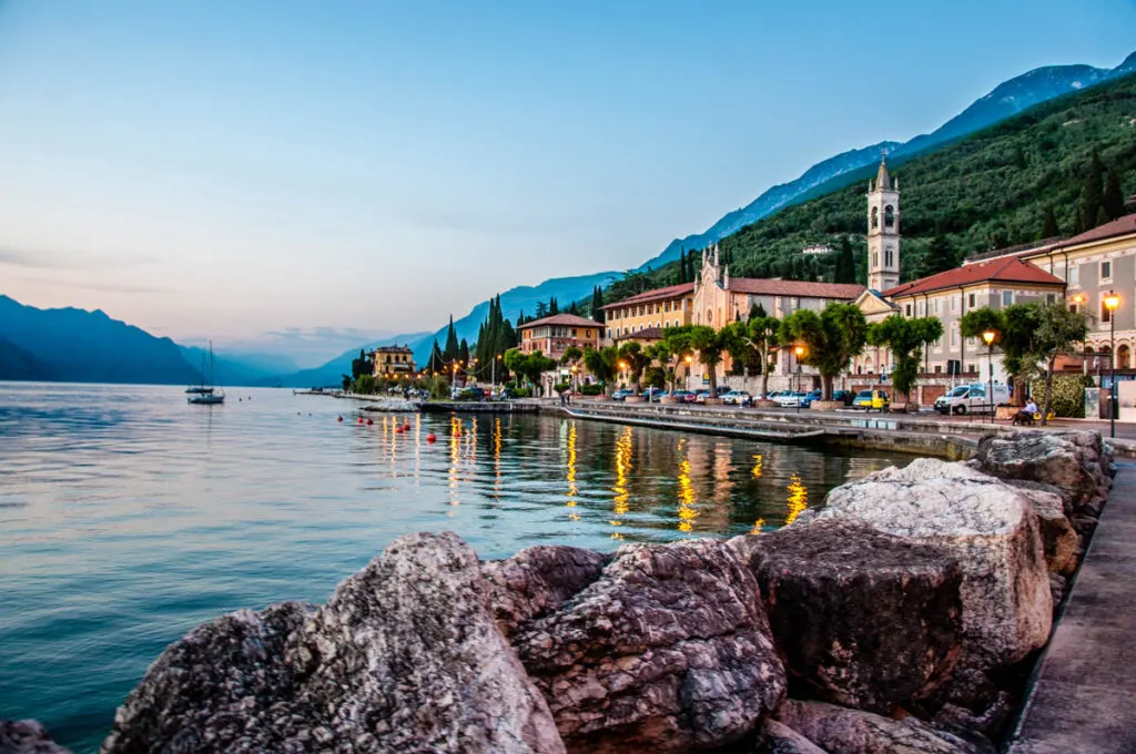 Lakeside view of Castelletto sul Garda - Veneto, Italy - rossiwrites.com