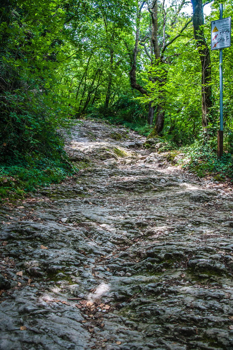 The rocky path - Rocca di Garda, Lake Garda, Italy - rossiwrites.com