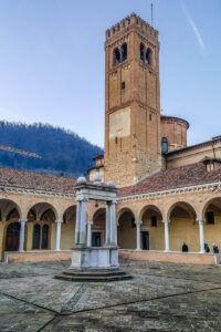 The upper cloister of the Praglia Abbey - Teolo, Euganean Hills, Veneto, Italy - rossiwrites.com
