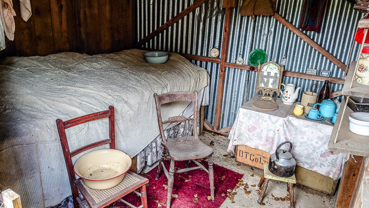 Inside a historic hoppers' hut - Kent Life - Maidstone, Kent, England - rossiwrites.com