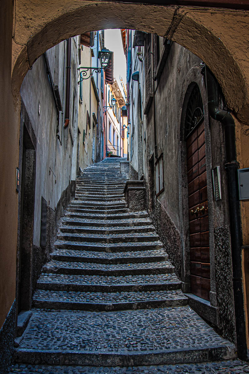 Steep street in Bellagio - Lake Como, Italy - rossiwrites.com