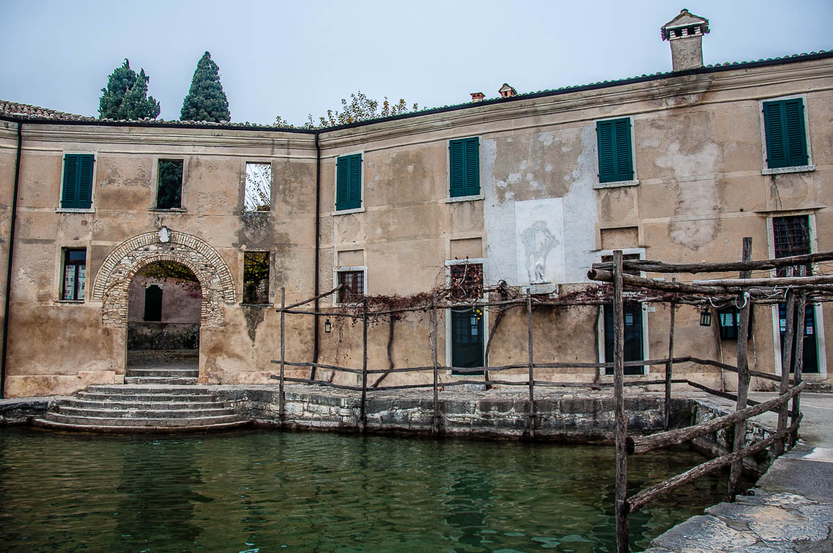The trattoria and the small harbour - Punta di San Vigilio - Lake Garda, Italy - rossiwrites.com