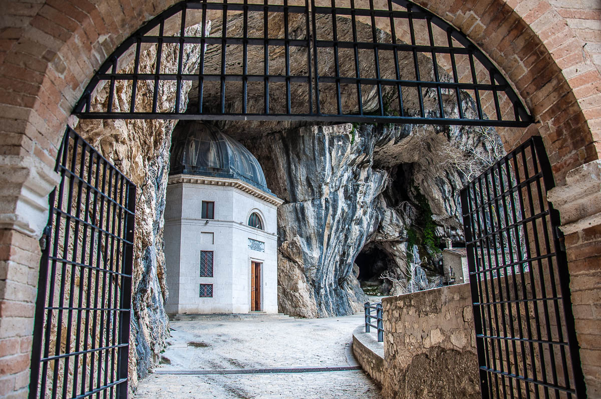 First look at the Valadier Temple - Frasassi Caves, Italy - rossiwrites.com