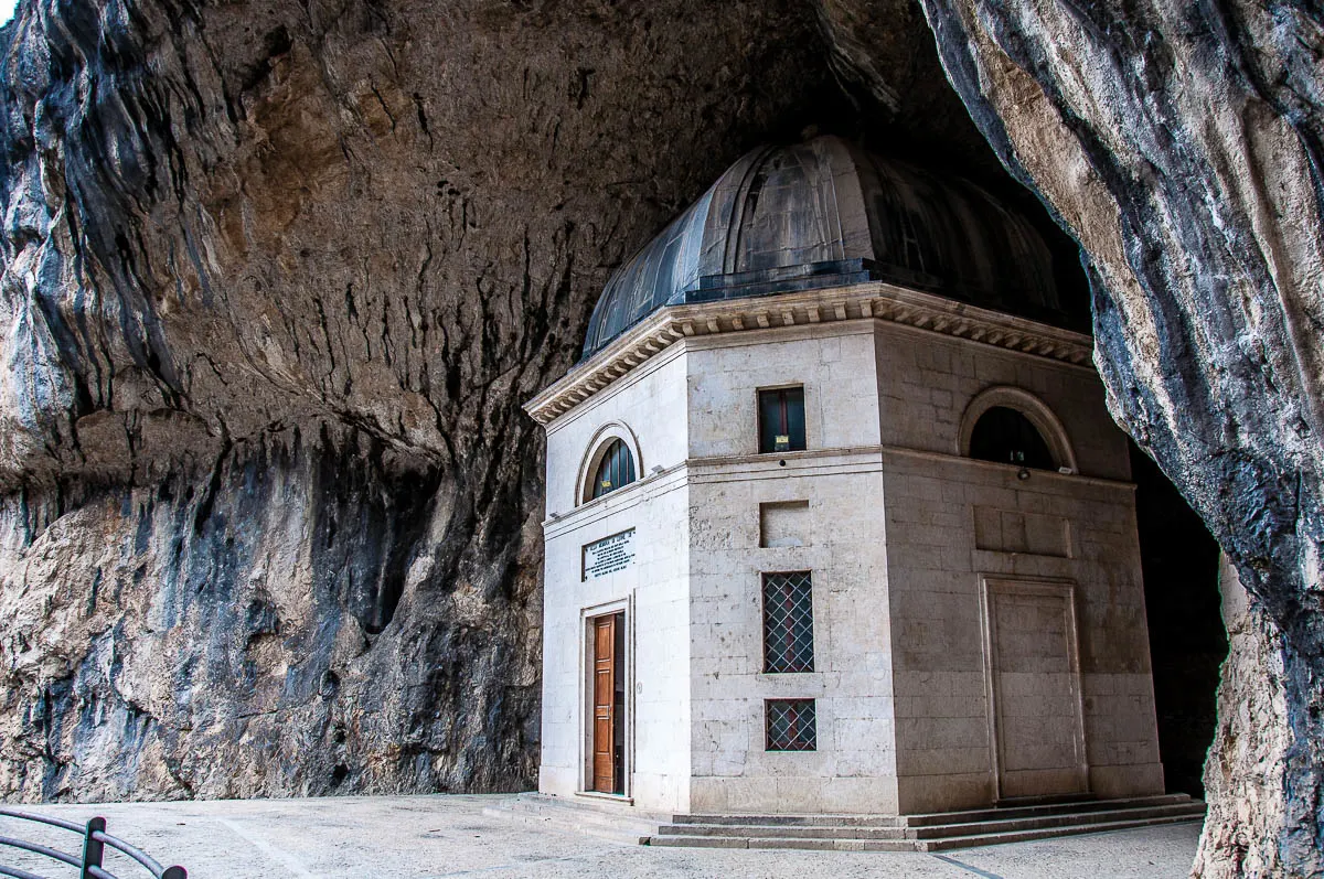 Temple of Valadier - Cave of the Blessed Virgin of Frasassi - Marche, Italy - rossiwrites.com
