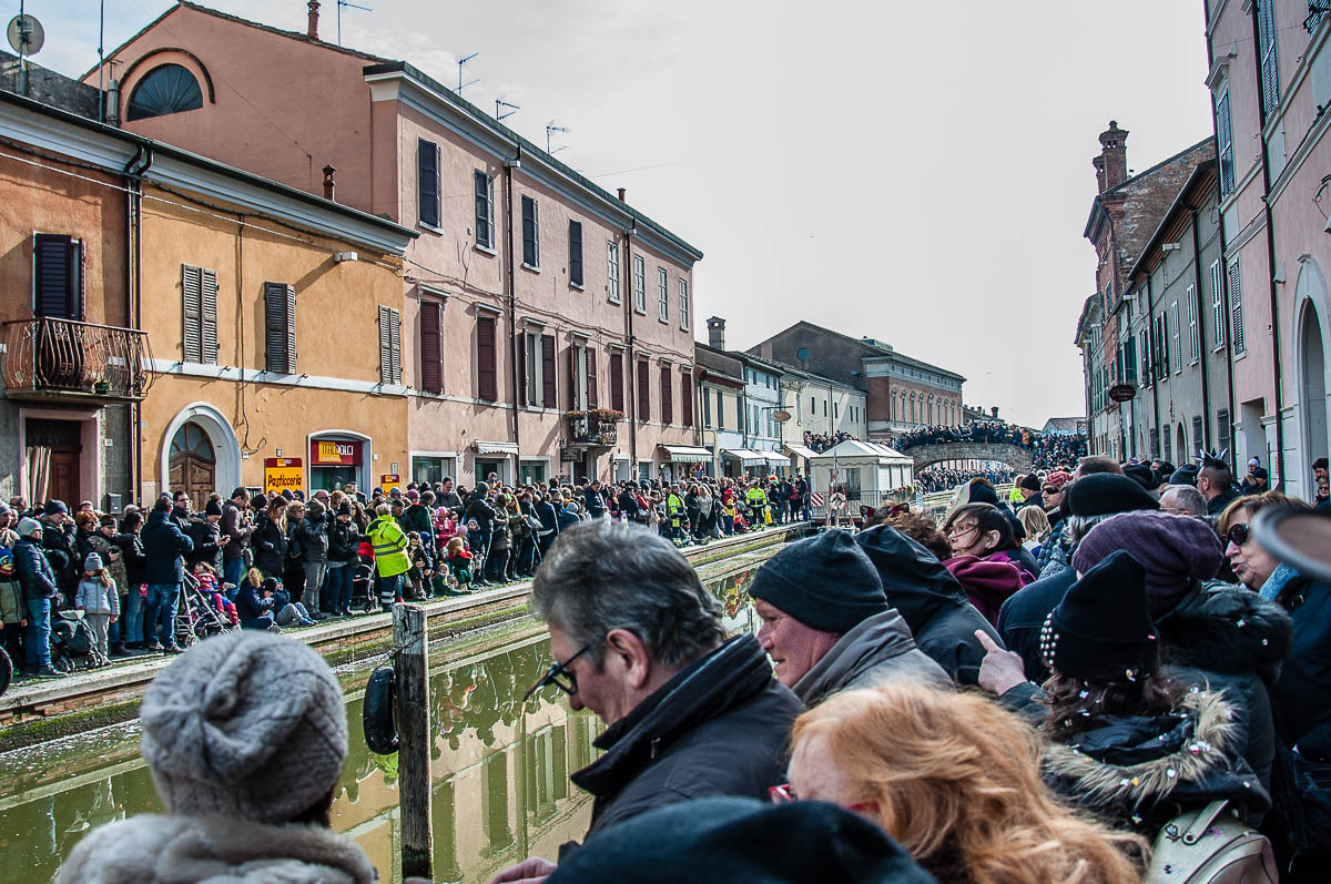 The crowds waiting for the start of the Carnival parade - Comacchio, Italy - rossiwrites.com