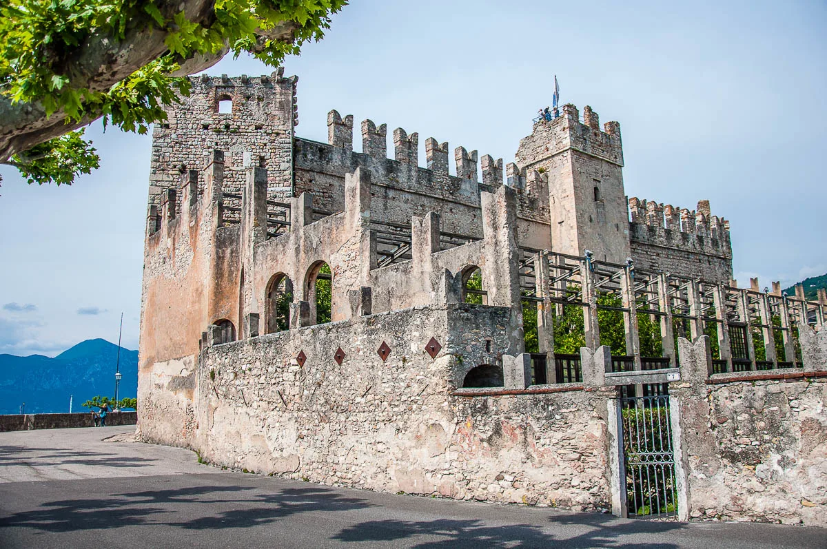 The Scaliger Castle seen from the town's promenade - Torri del Benaco, Italy - rossiwrites.com