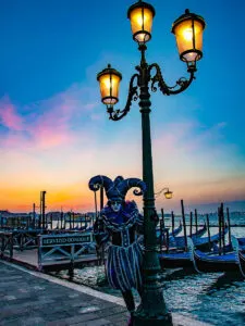 5 Curious Facts about Venetian Masks - Story - rossiwrites.com