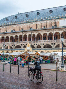 5 Must-Visit Italian Markets - Story - rossiwrites.com