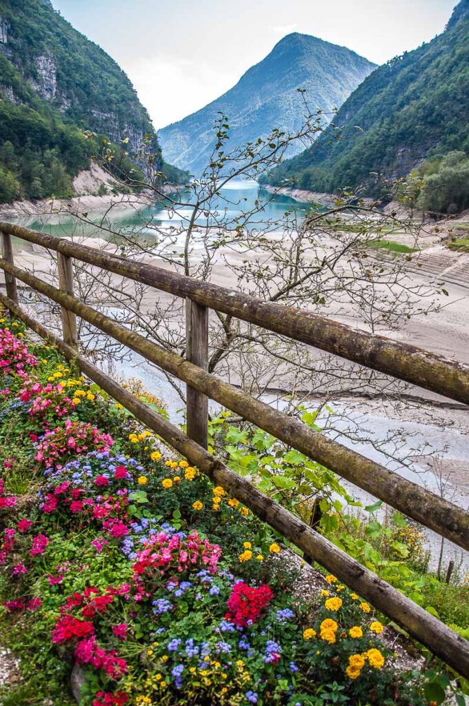 Panoramic view of Lake Mis - Dolomites, Italy - rossiwrites.com