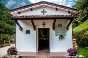 The small chapel near Cascate della Soffia - Dolomites, Italy - rossiwrites.com