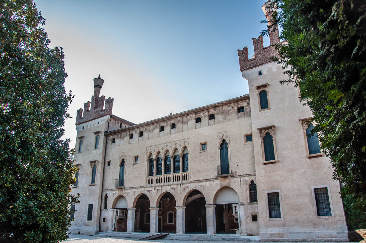 Thiene Castle - Thiene, Veneto, Italy - rossiwrites.com