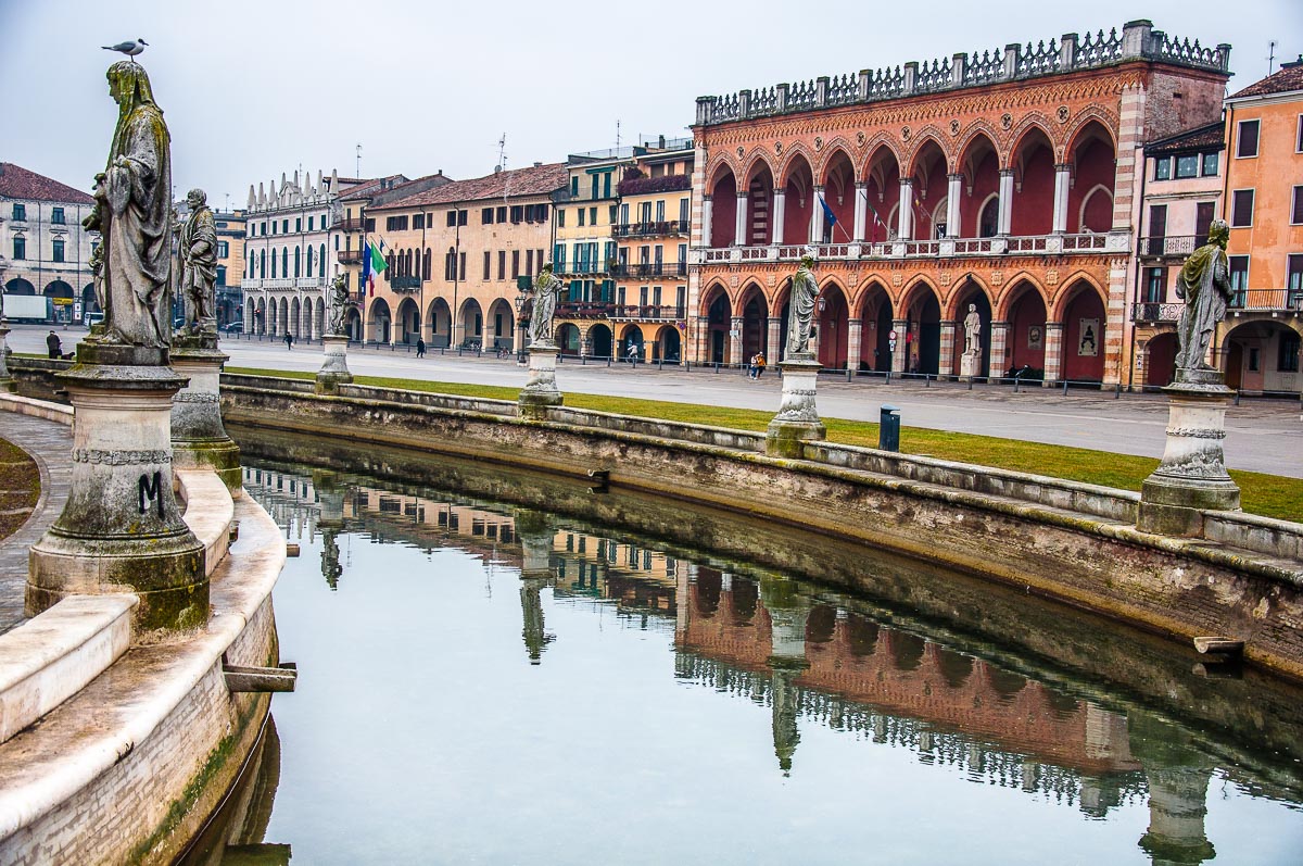 Loggia Amulea with the elliptical canal of Prato della Valle - Padua, Italy - rossiwrites.com