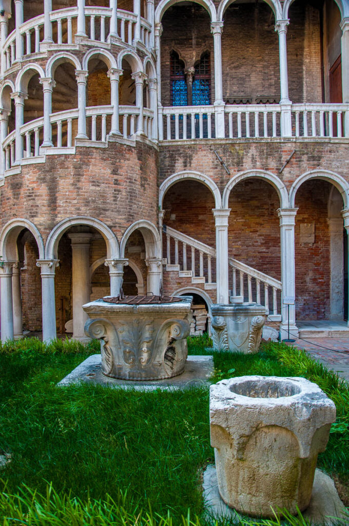 Scala Contarini del Bovolo - Venice, Italy - rossiwrites.com