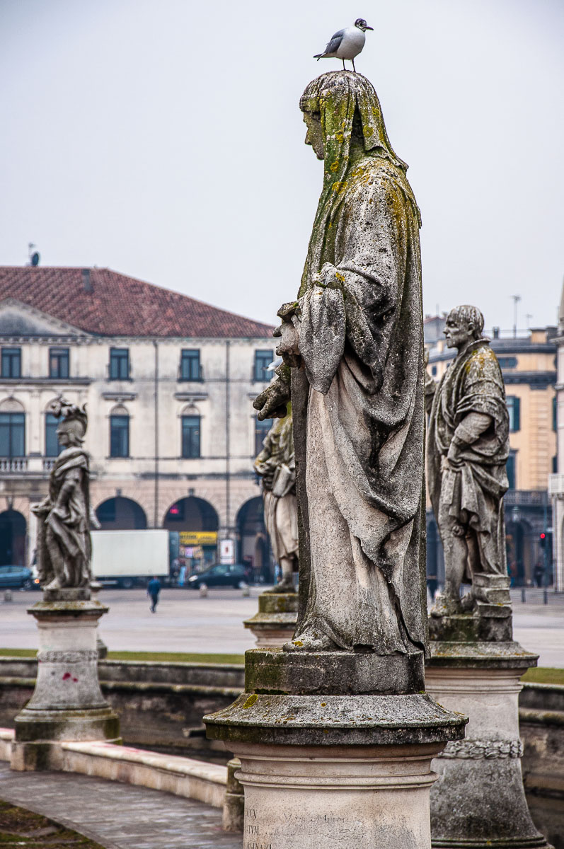 Statues on Prato della Valle - Padua, Italy - rossiwrites.com