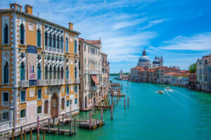 Канале Гранде, видян от моста Академия - Венеция, Италия - rossiwrites.com