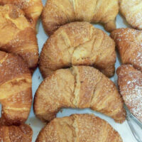 cropped-A-tray-of-brioche-with-different-fillings-served-for-breakfast-in-Italy-rossiwrites.com_.jpg