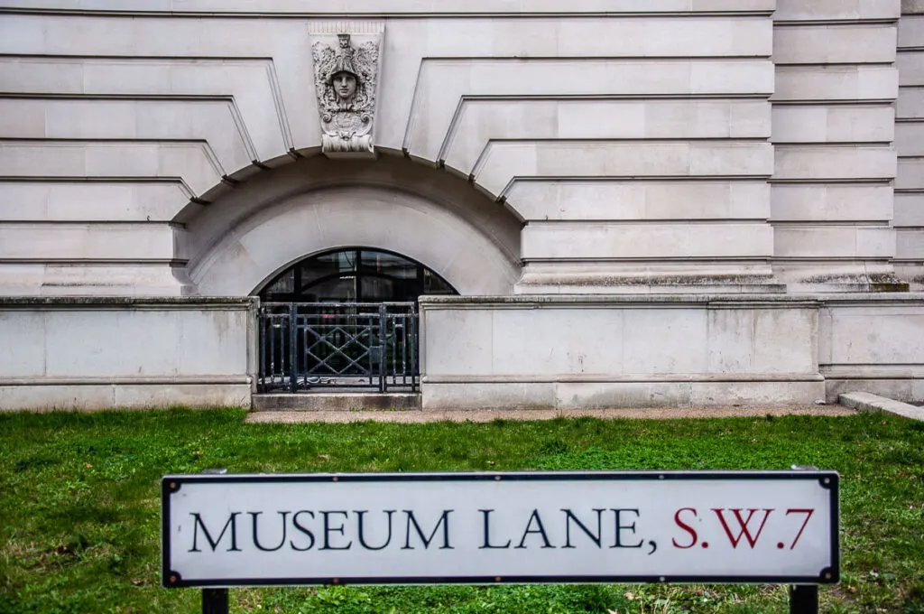 Museum Lane between the Science Museum and the Natural History Museum - London, England - rossiwrites.com