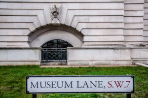 Museum Lane between the Science Museum and the Natural History Museum - London, England - rossiwrites.com