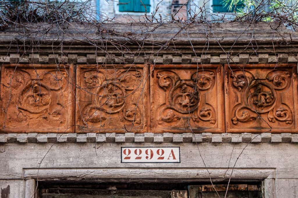 A four-digit Venetian house number - Venice, Italy - rossiwrites.com