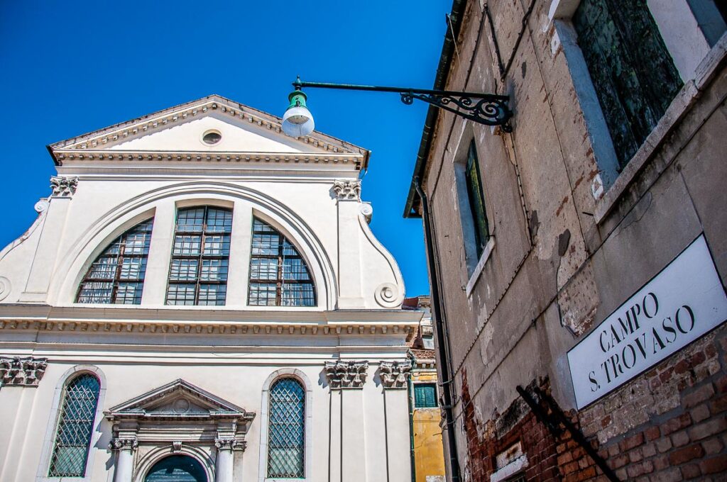 Campo S. Trovaso - Venice, Italy - rossiwrites.com