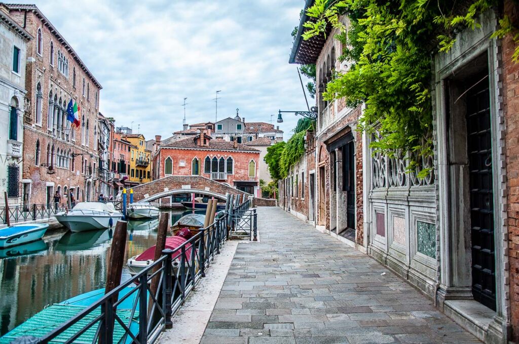 Photo of the Fondamenta del Gaffaro - Venice, Italy - rossiwrites.com