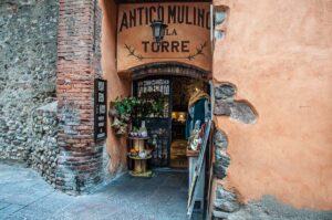The entrance of a local shop - Borghetto sul Mincio - rossiwrites.com